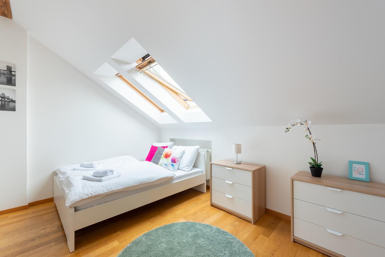 Poppy Apartment Прага Екстериор снимка