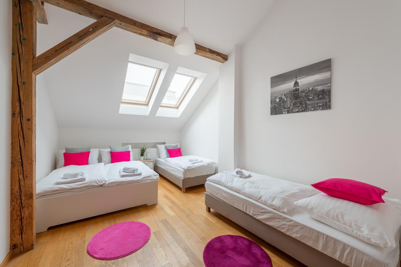 Poppy Apartment Прага Екстериор снимка
