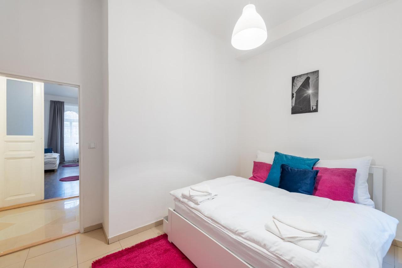Poppy Apartment Прага Екстериор снимка