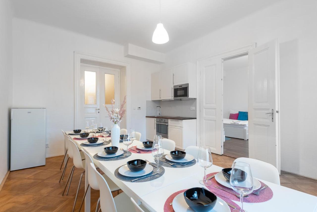 Poppy Apartment Прага Екстериор снимка