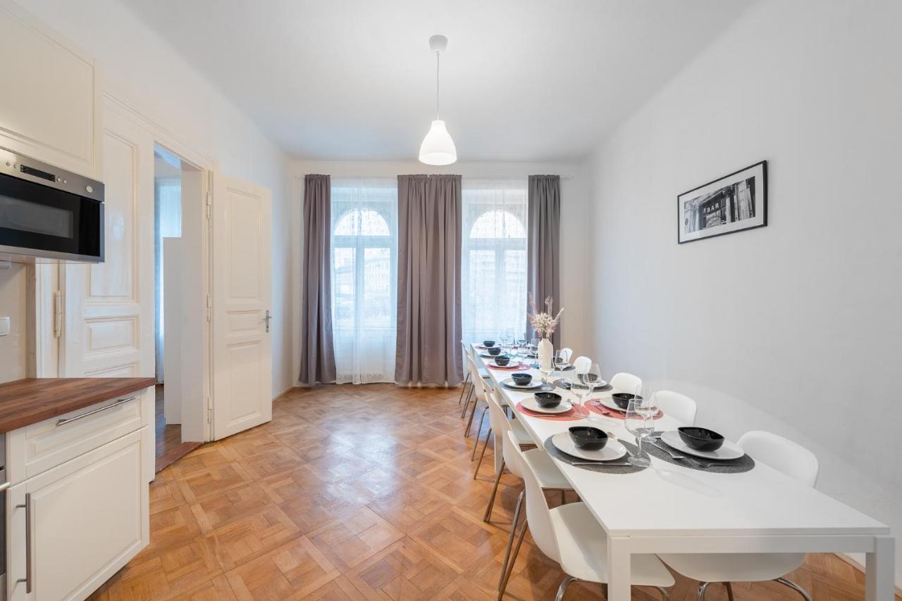 Poppy Apartment Прага Екстериор снимка