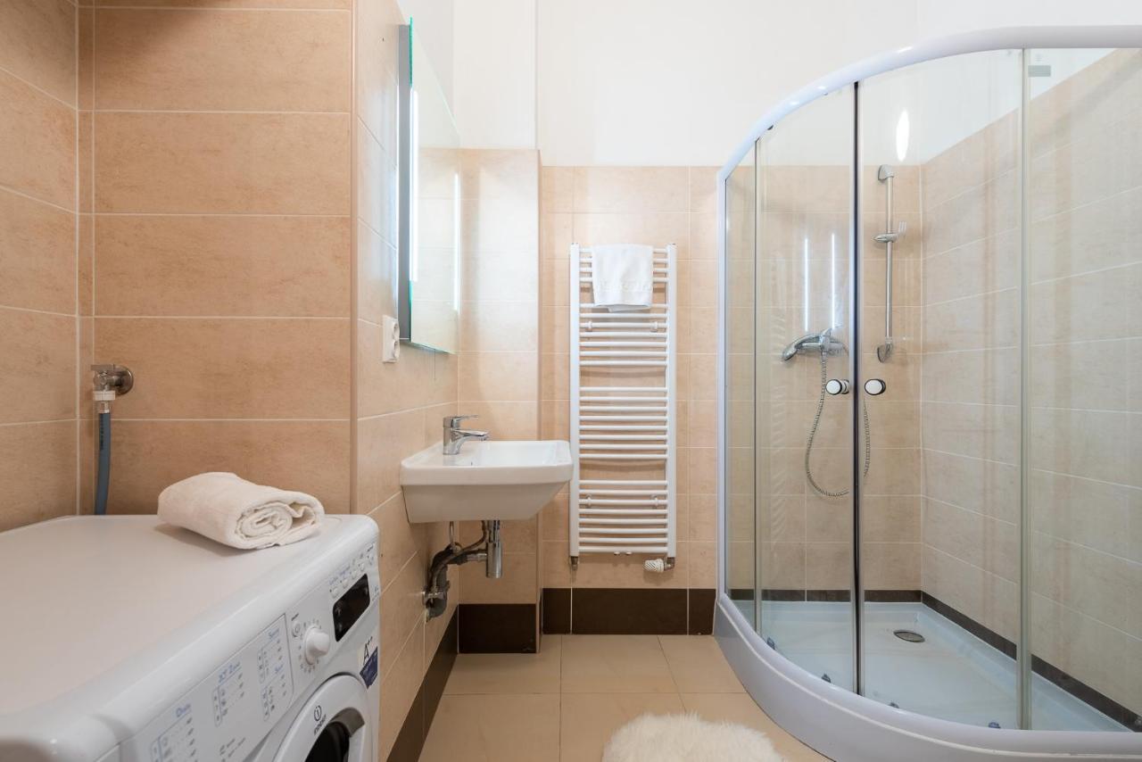 Poppy Apartment Прага Екстериор снимка