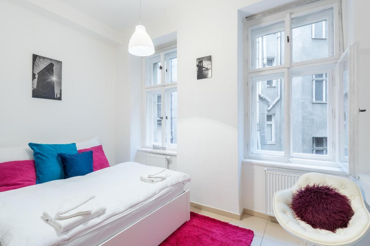 Poppy Apartment Прага Екстериор снимка