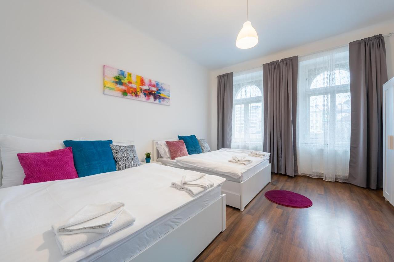 Poppy Apartment Прага Екстериор снимка
