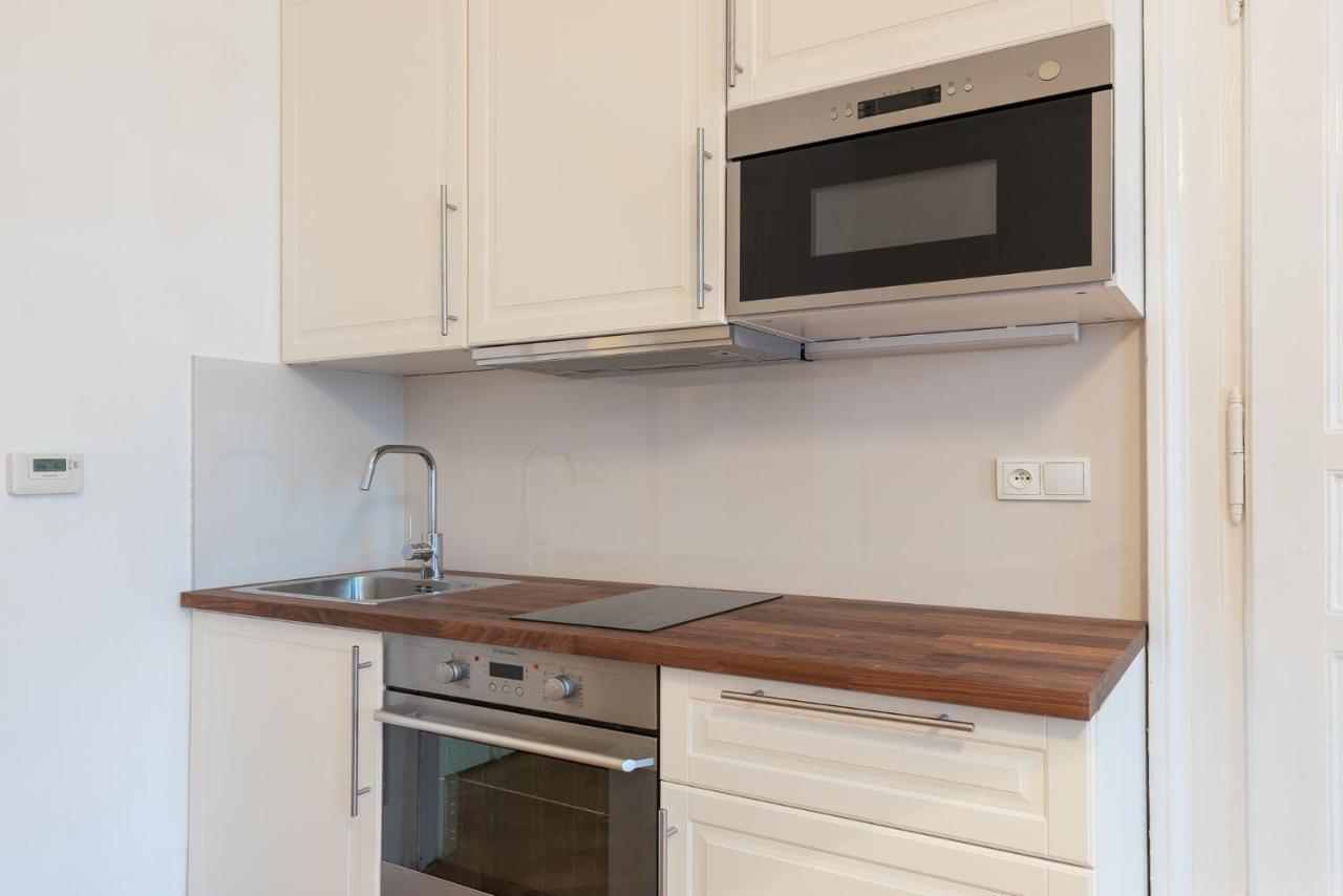 Poppy Apartment Прага Екстериор снимка